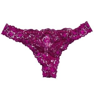 NWT Victoria’s Secret Pink Floral Lace Tong